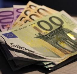 Wie viel Geld hat Chico schon ausgegeben?